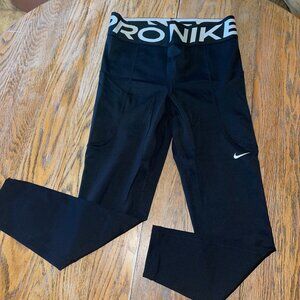 NIKE Pro black legging/excellent condition/WM/inseam-25